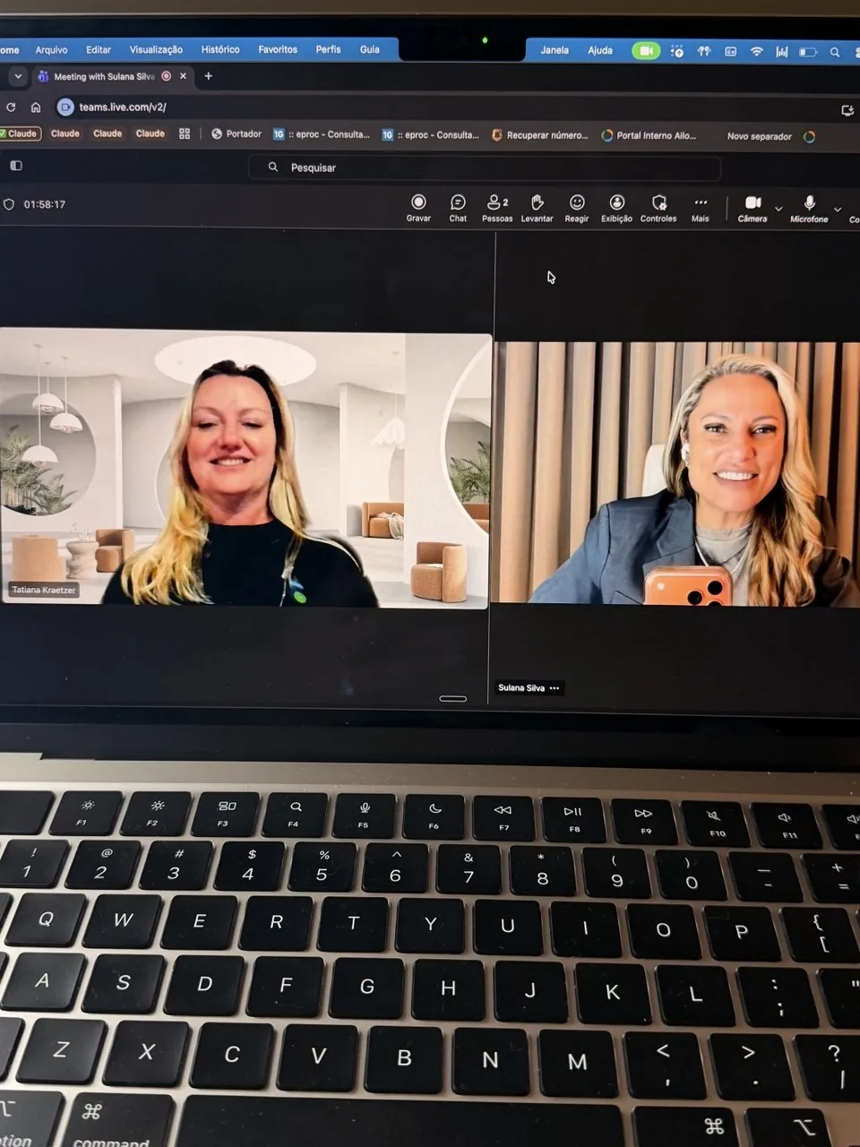 Mentorada participando de uma conversa online com Sulana